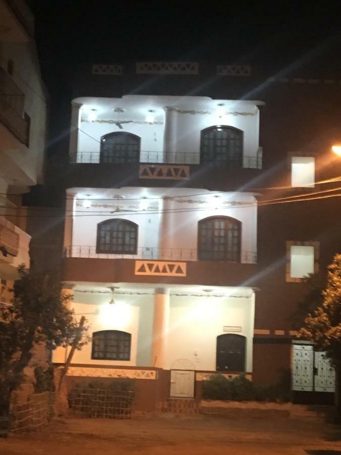 Apartamento The Brown House Luxor Exterior foto