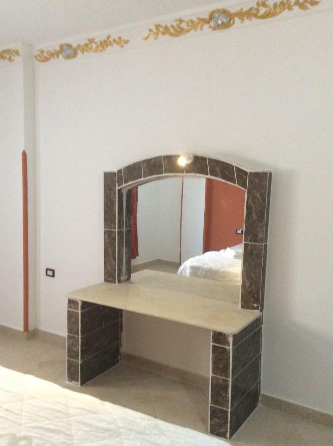 Apartamento The Brown House Luxor Exterior foto